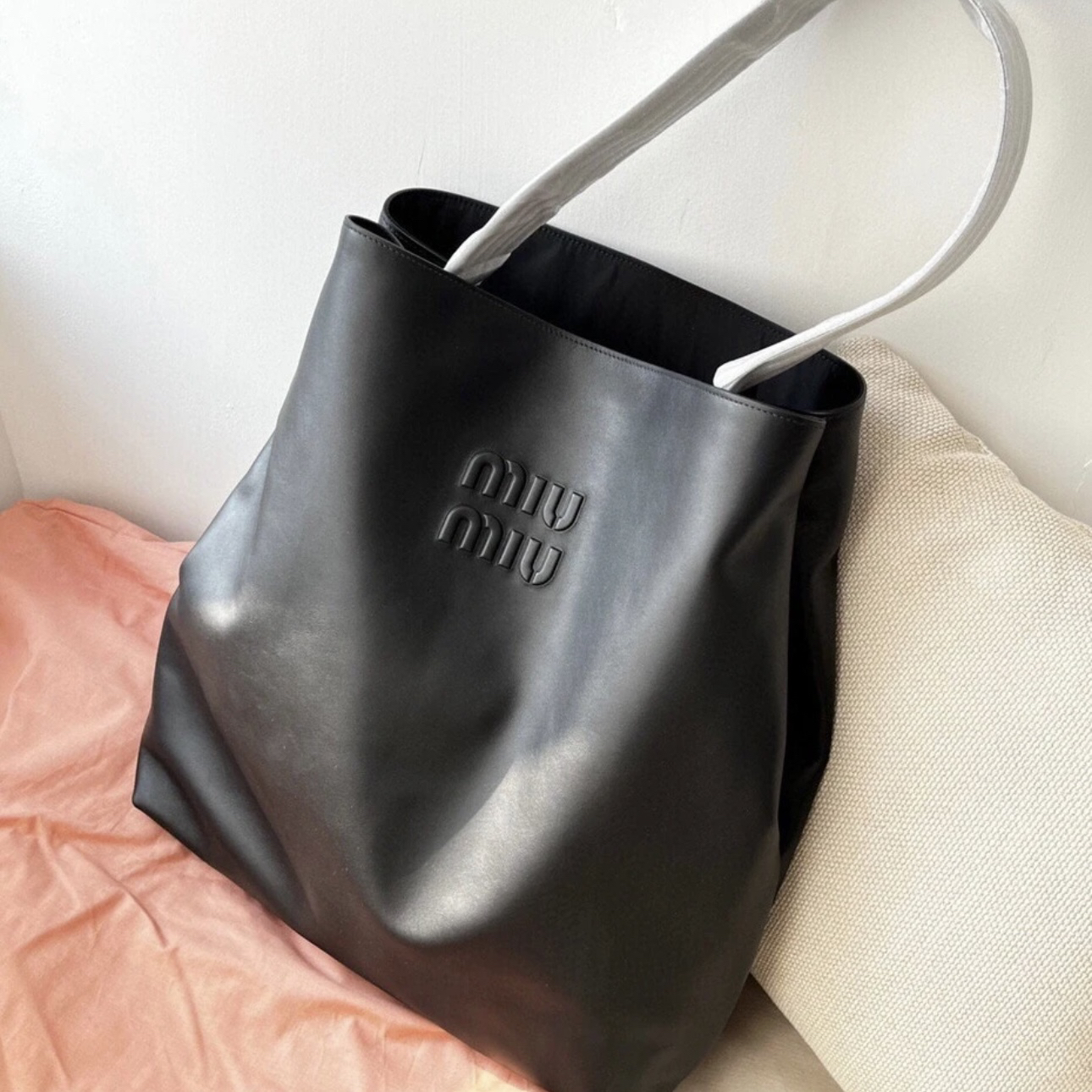 99新 MIU MIU/缪缪 缪缪大hobo包/送中检