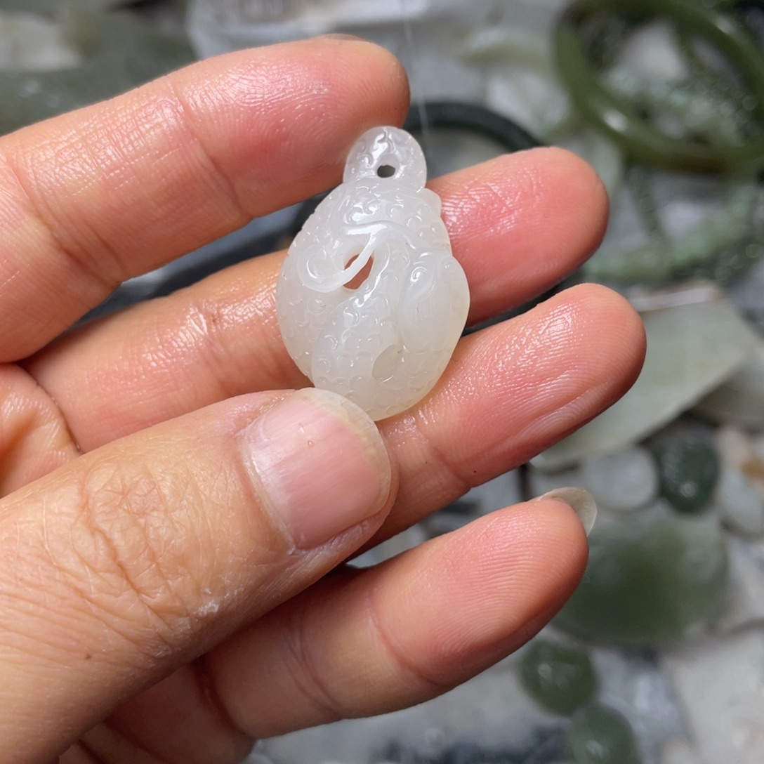 和田玉颈饰未镶嵌释*