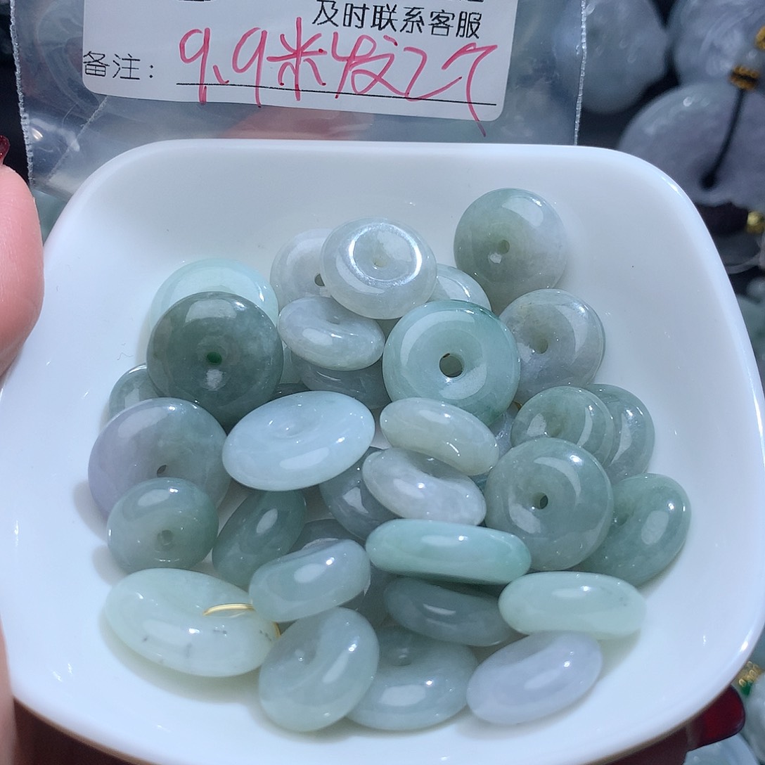 翡翠颈饰未镶嵌2036。