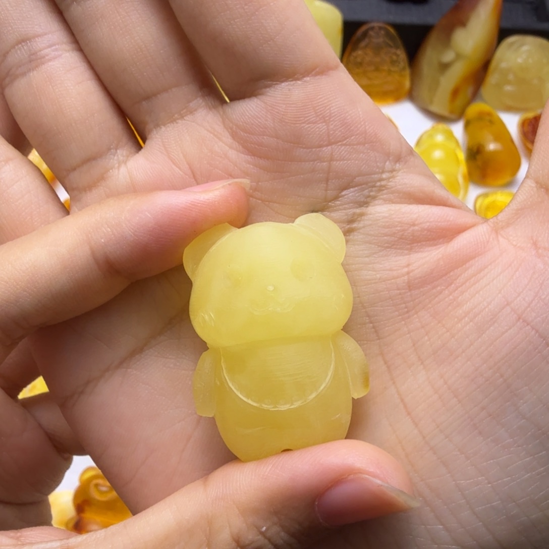 蜜蜡未镶嵌珠宝奇石