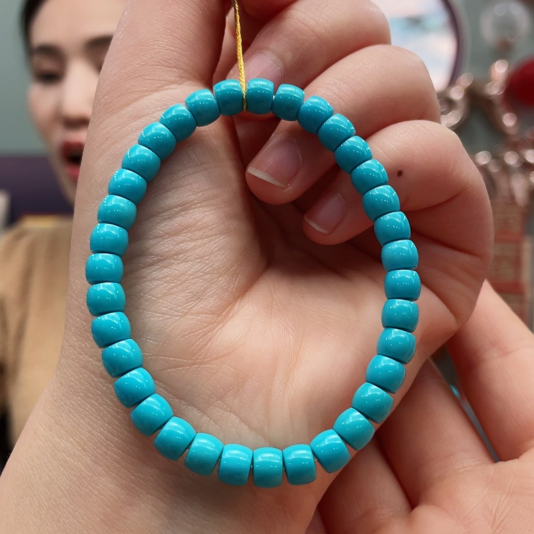 绿松石颈饰未镶嵌