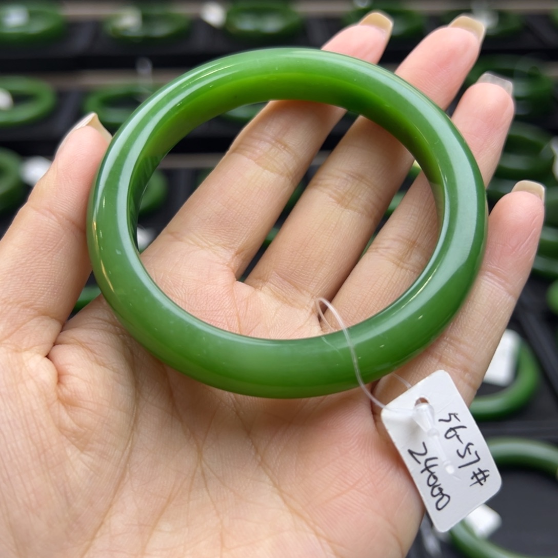 和田玉（碧玉）未镶嵌手镯