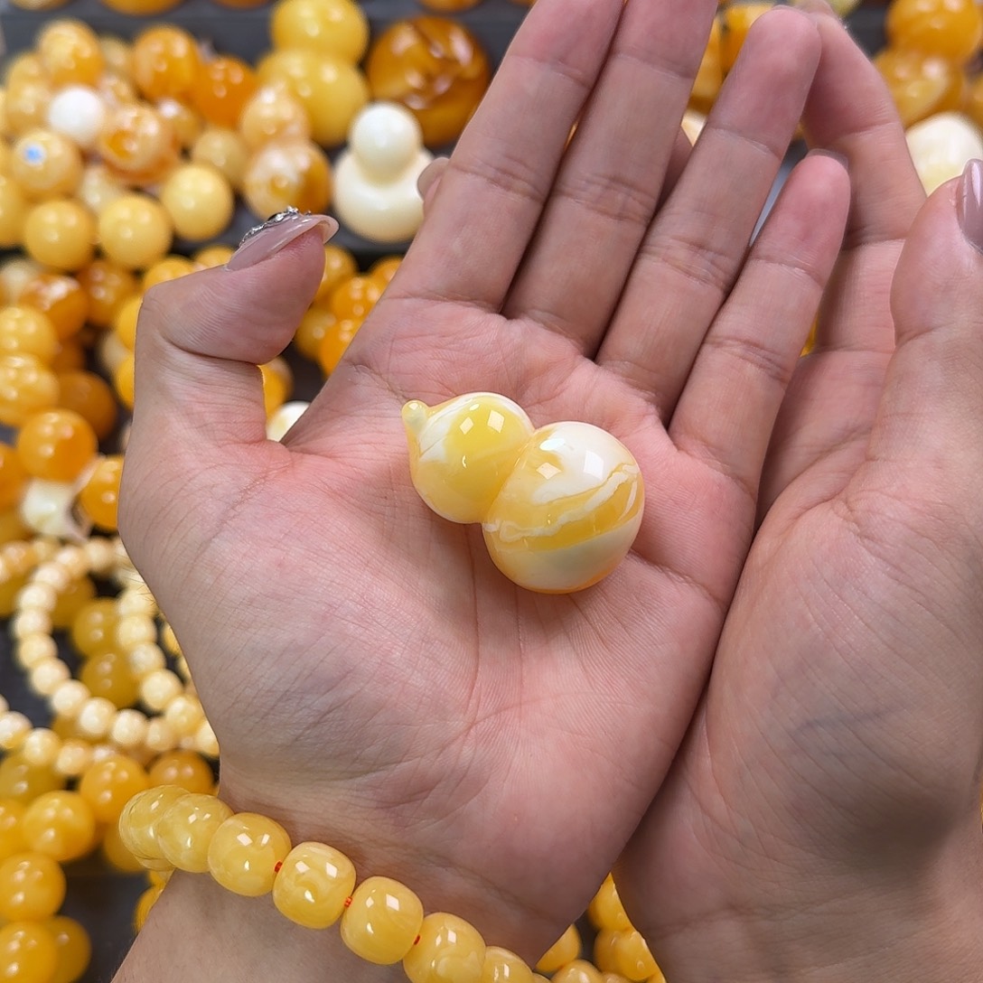 蜜蜡未镶嵌珠宝奇石