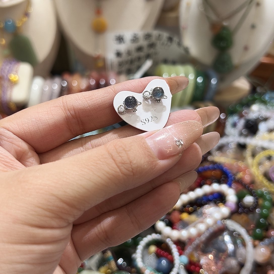 银S925镶嵌耳钉长石做**变