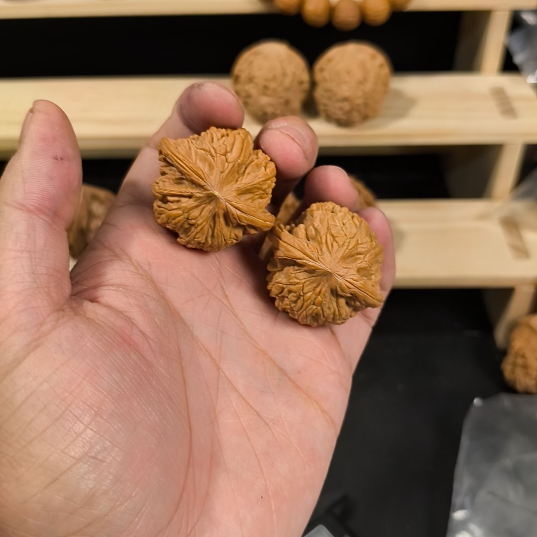 慕***雪吊坠文玩核桃38磨盘有黄