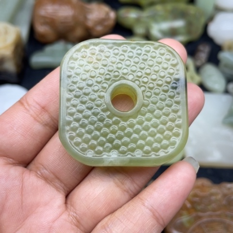 蛇纹石玉未镶嵌颈饰56