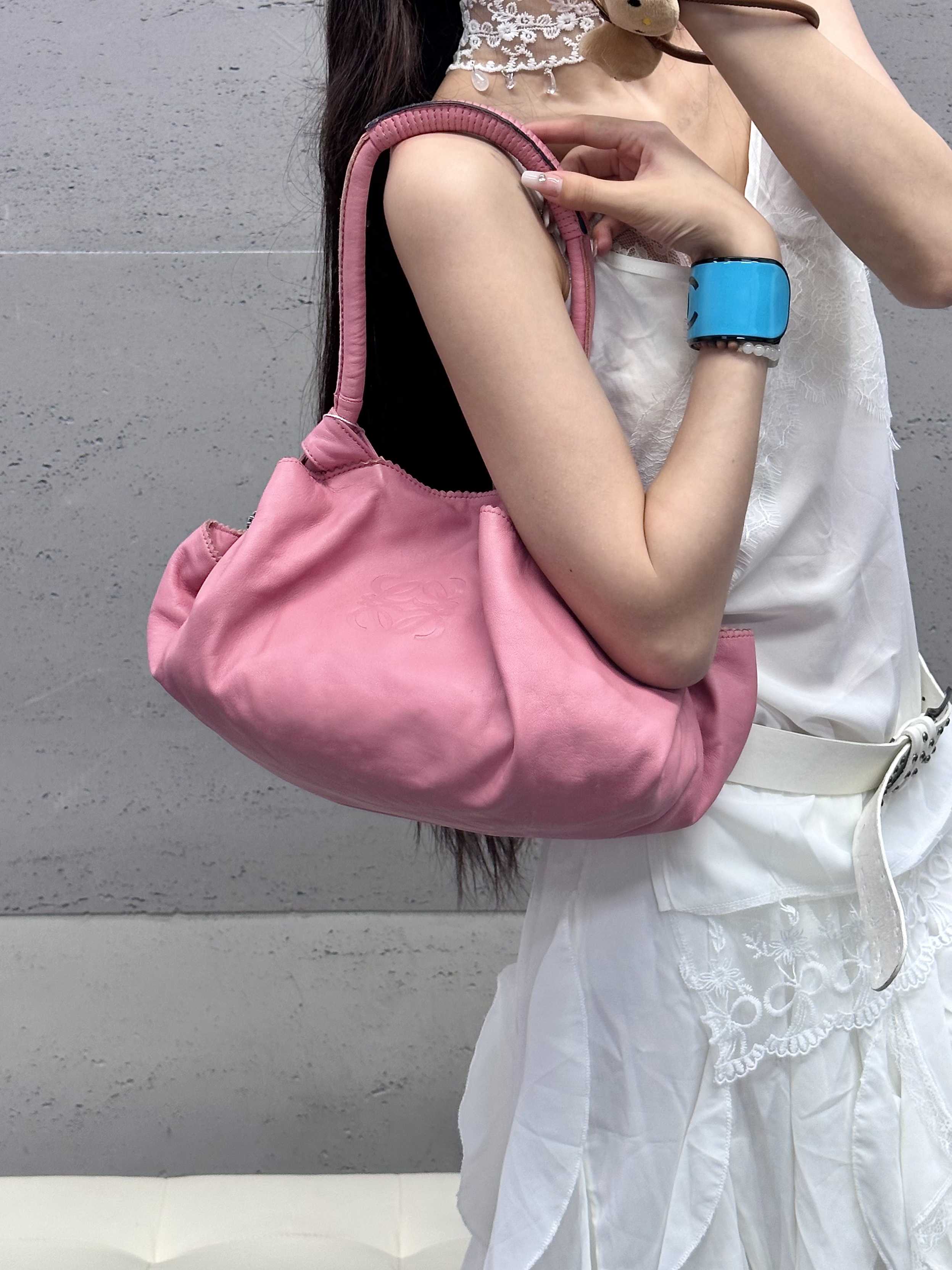 95新 LOEWE/罗意威 Loewe 少女粉云朵单肩包（K）