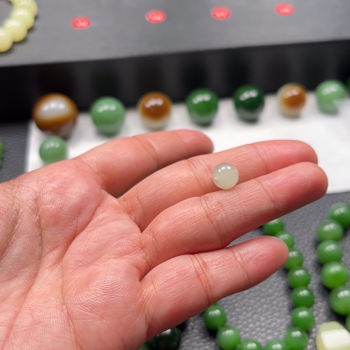 颈饰未镶嵌和田玉冰**心