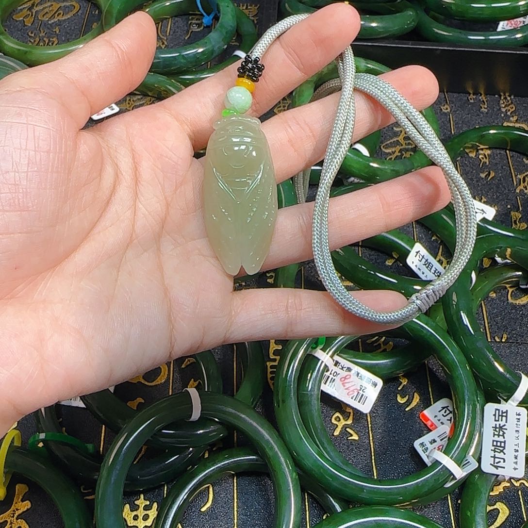 和田玉未镶嵌颈饰一鸣惊人湖水绿45