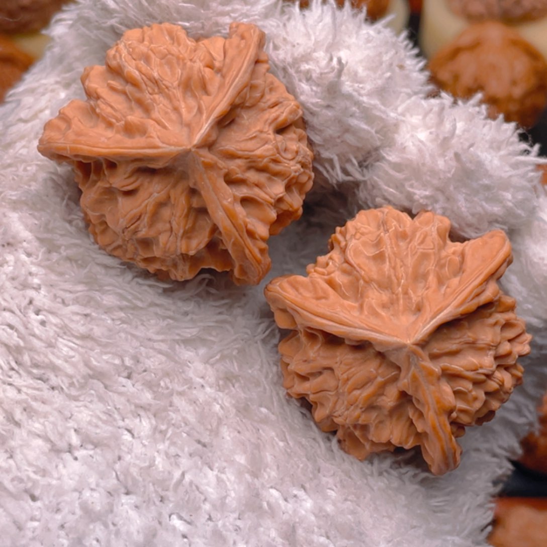 文玩核桃把件38左右全品盘山正奔三棱