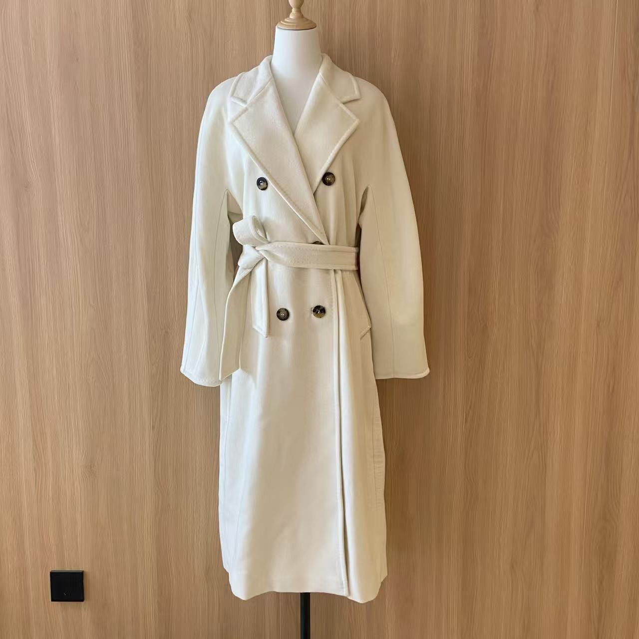 99新 MaxMara su/米白色长款大衣/24513777/12期/代卖服务
