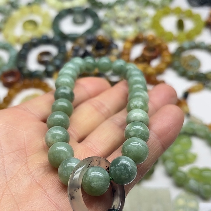 蛇纹石玉未镶嵌手持