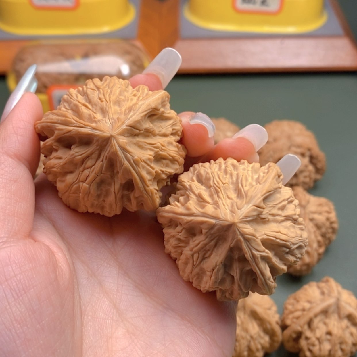 【闪购商品】文玩核桃把件机**生文玩33