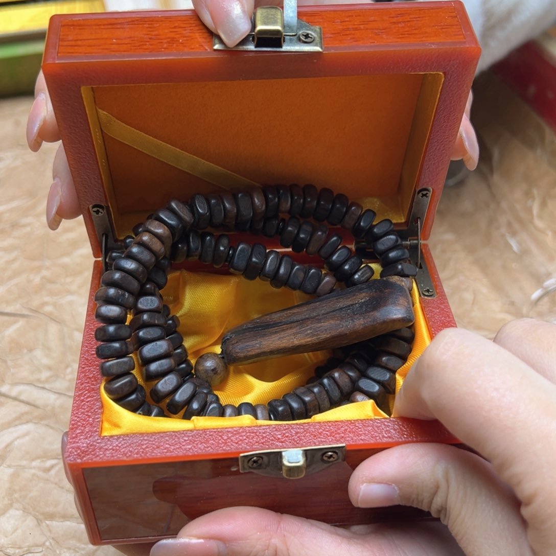 大叶紫檀（黑酸枝木类）