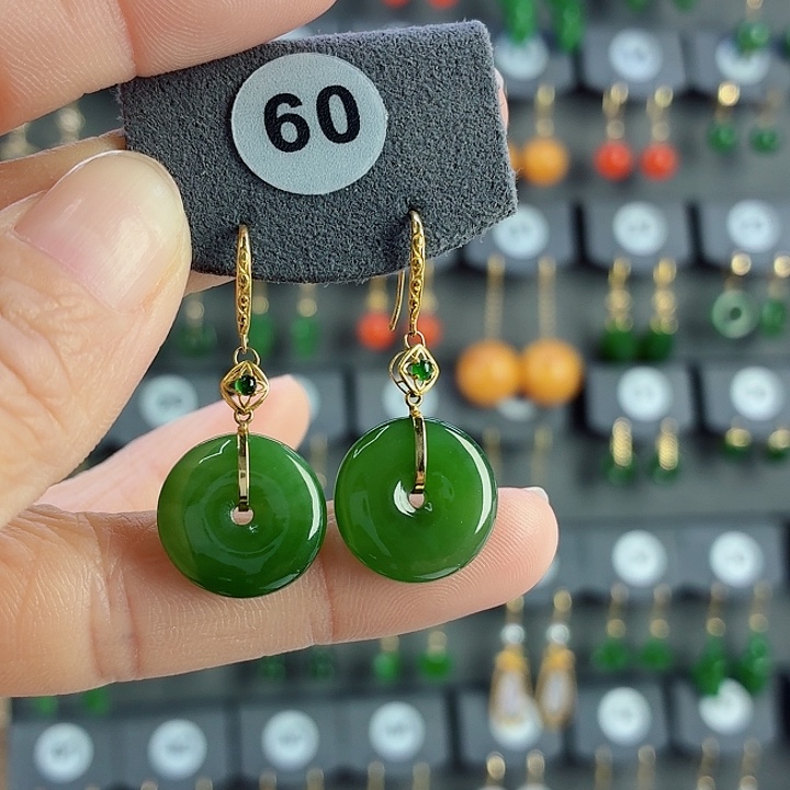 和田玉18K金镶嵌耳饰