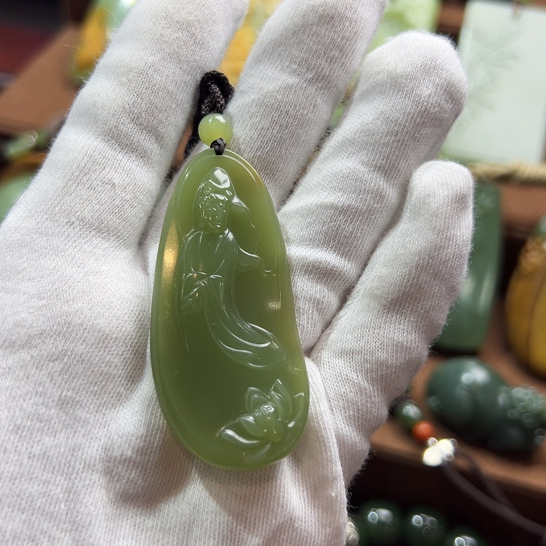 岫岩河磨玉（透闪石质玉）未镶嵌车挂