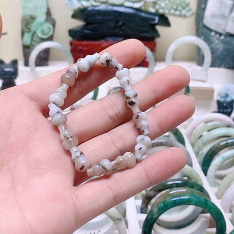 未镶嵌独山玉手链