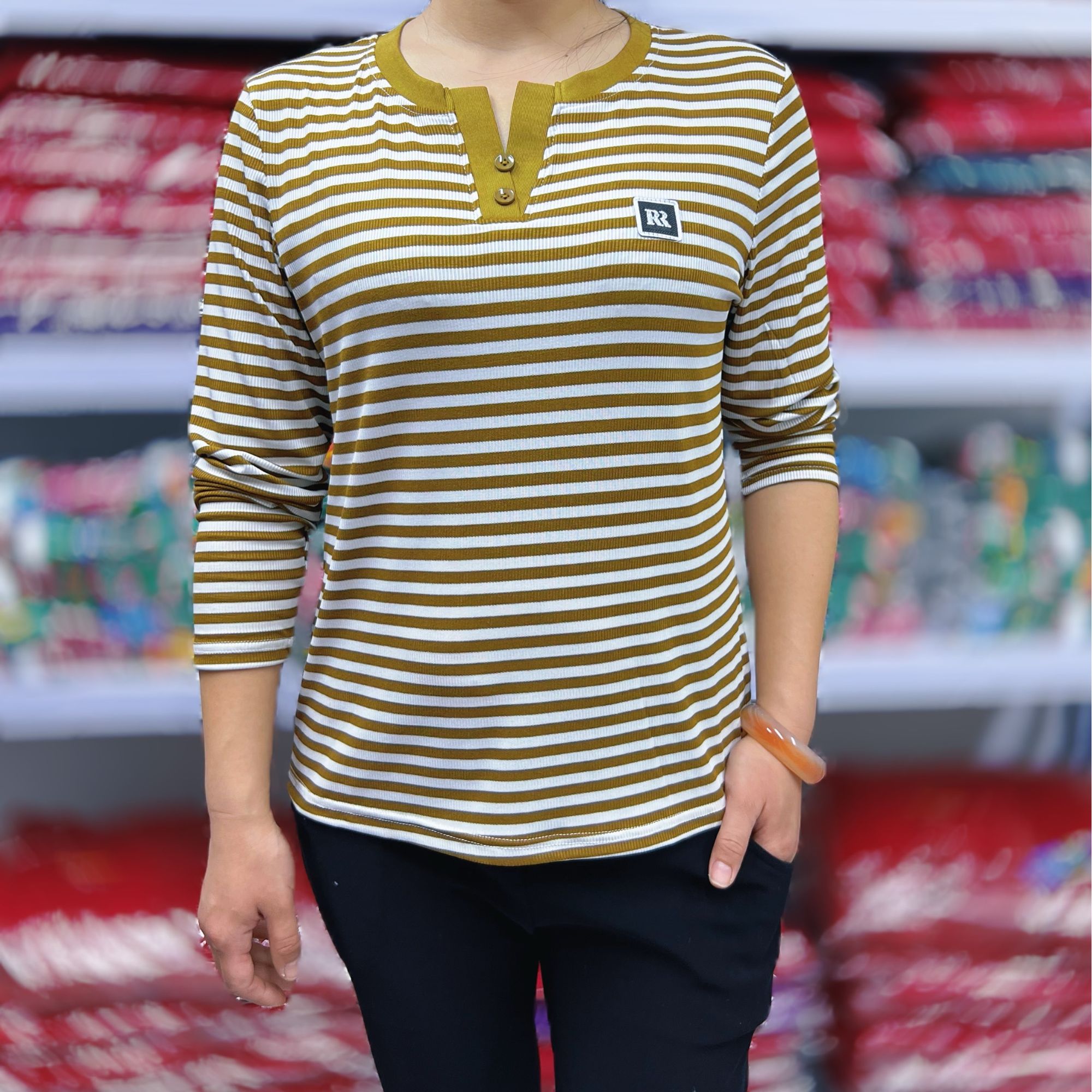 新款条纹长袖简约大方剪刀领打底