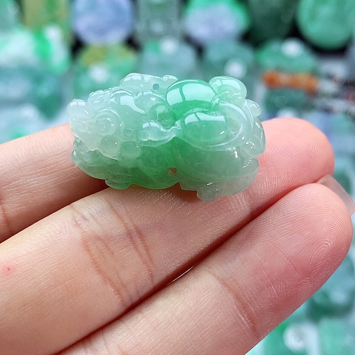 翡翠颈饰未镶嵌翡翠