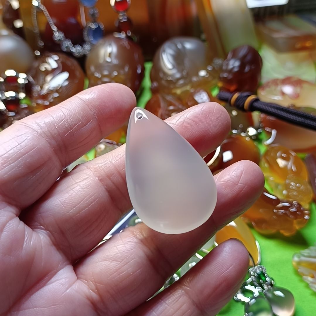 玛瑙/玉髓颈饰未镶嵌R****敏