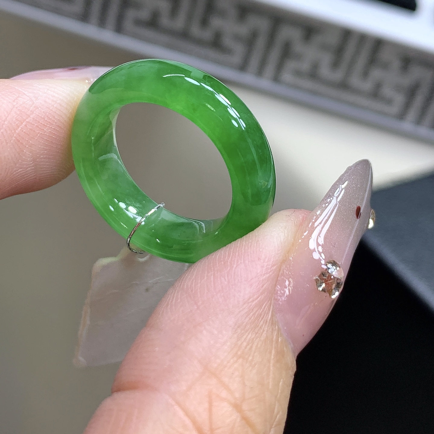 冰辣阳绿缅甸翡翠玉戒指 12号13号 满绿满色 尺寸16.5-6.4-4.1mm