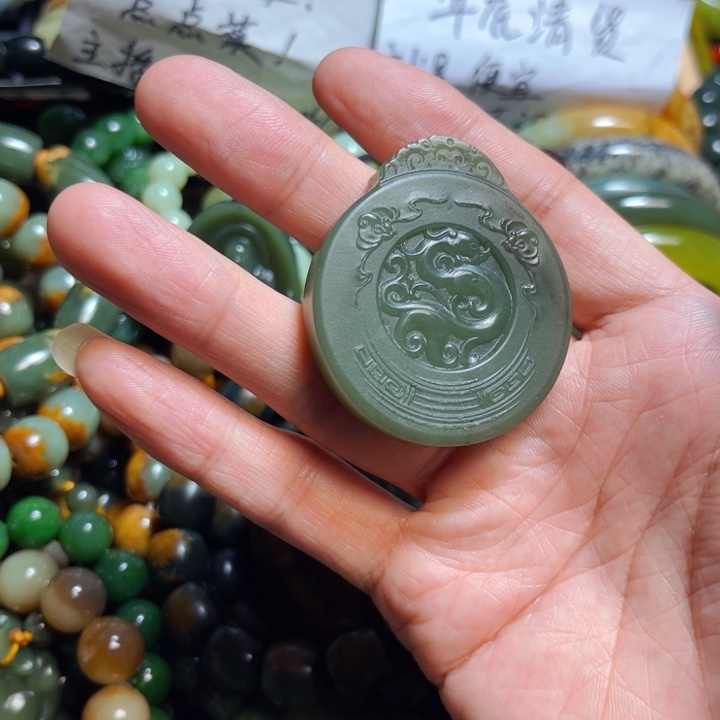 透闪石质玉手链未镶嵌