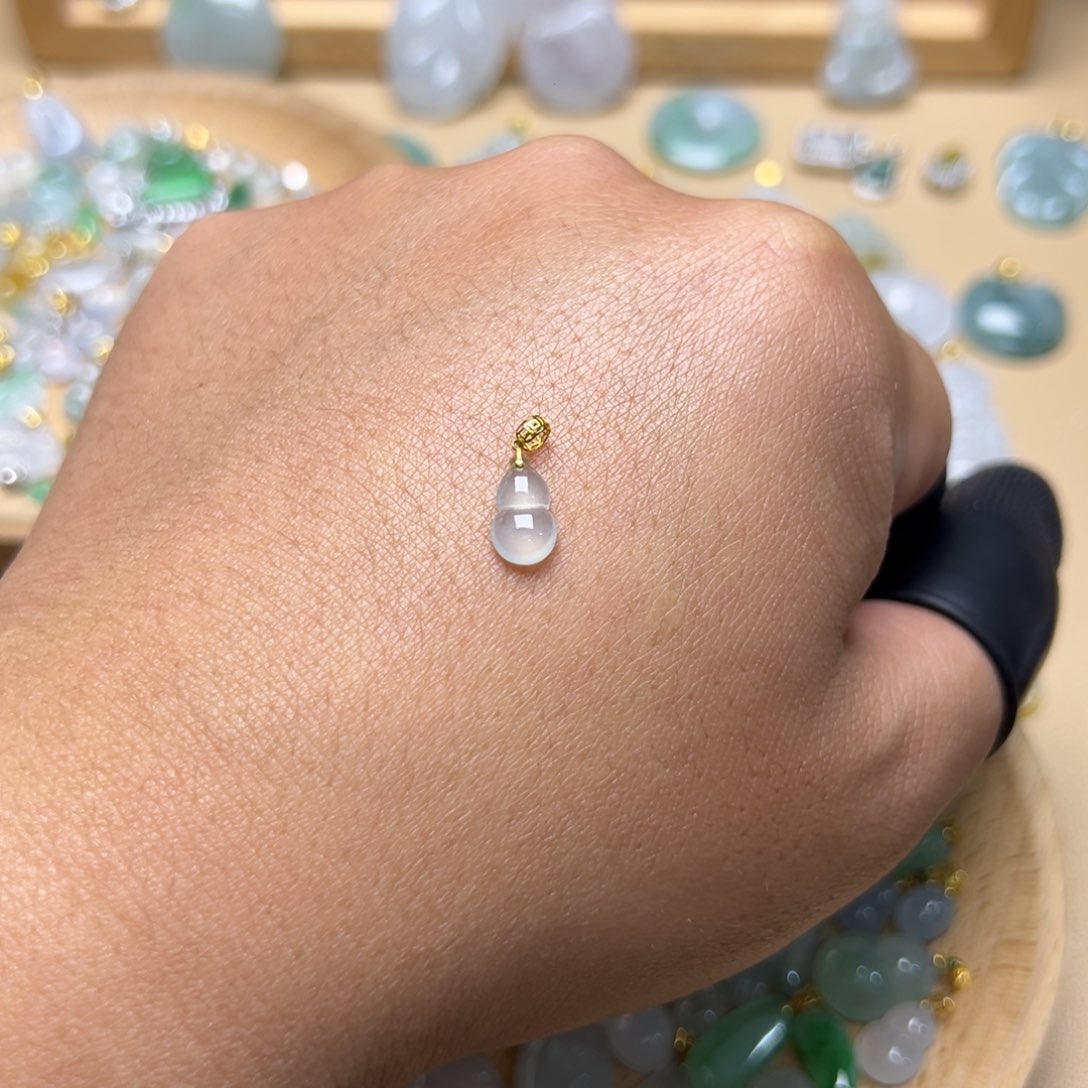 翡翠颈饰18K金镶嵌葫芦