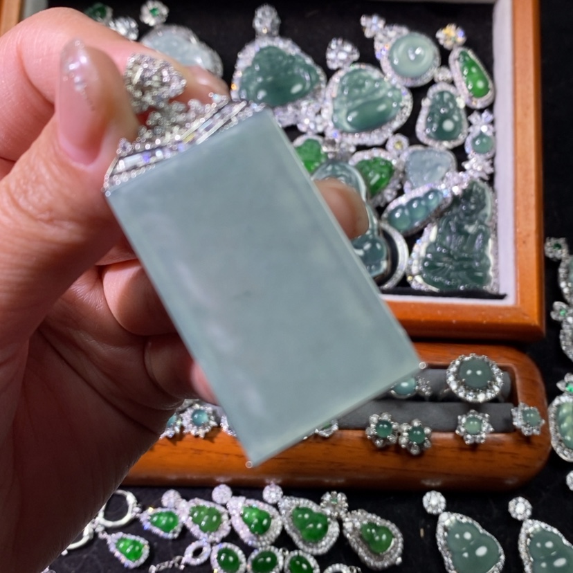 【闪购商品】翡翠颈饰未镶嵌椿*天然