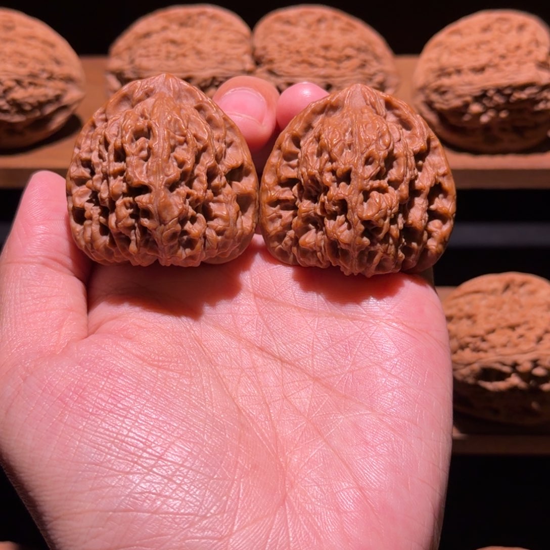 哈***哈吊坠桃核40南疆石