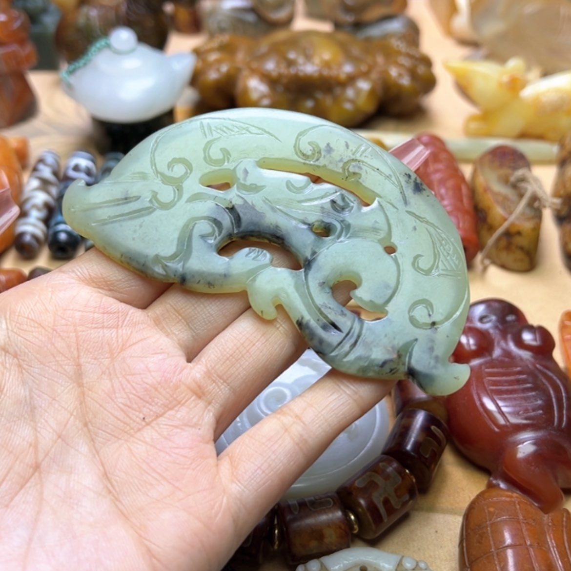 【闪购商品】蛇纹石玉颈饰未镶嵌