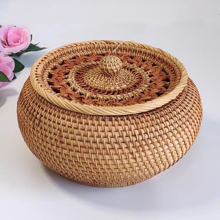 精品藤编镂空带盖宝盒24厘米