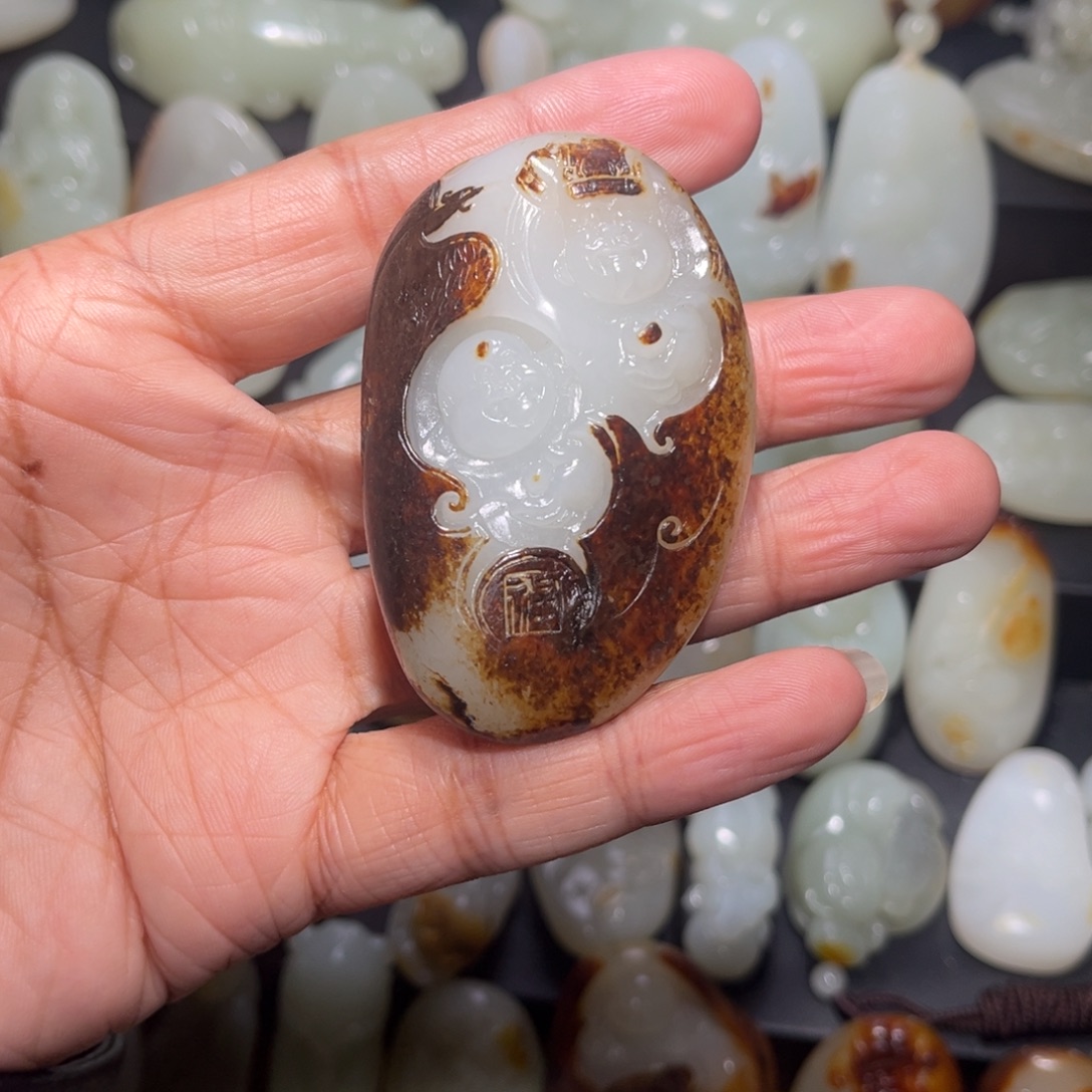 马***功和田玉未镶嵌颈饰