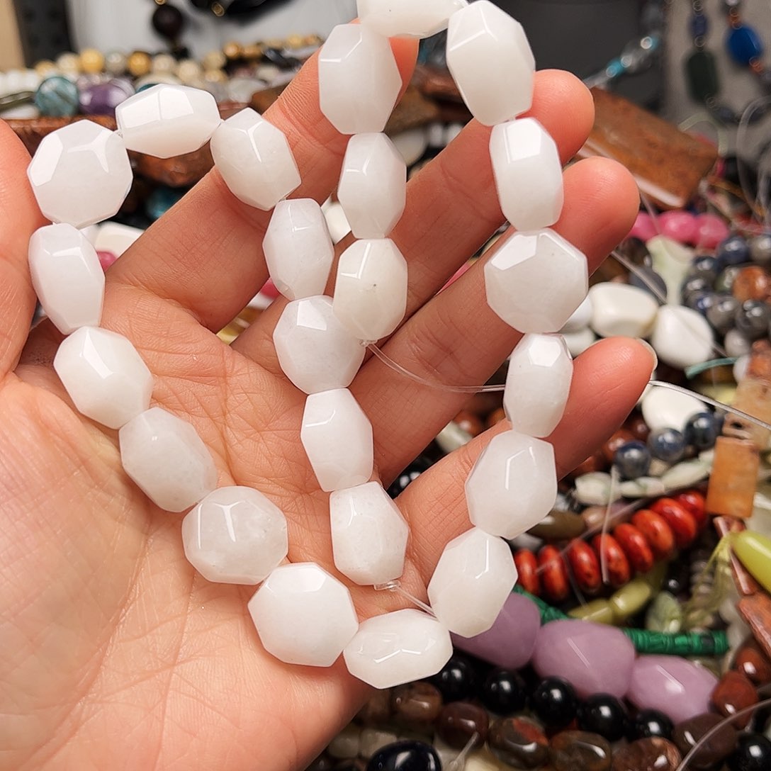 石英质玉珠宝奇石未镶嵌图