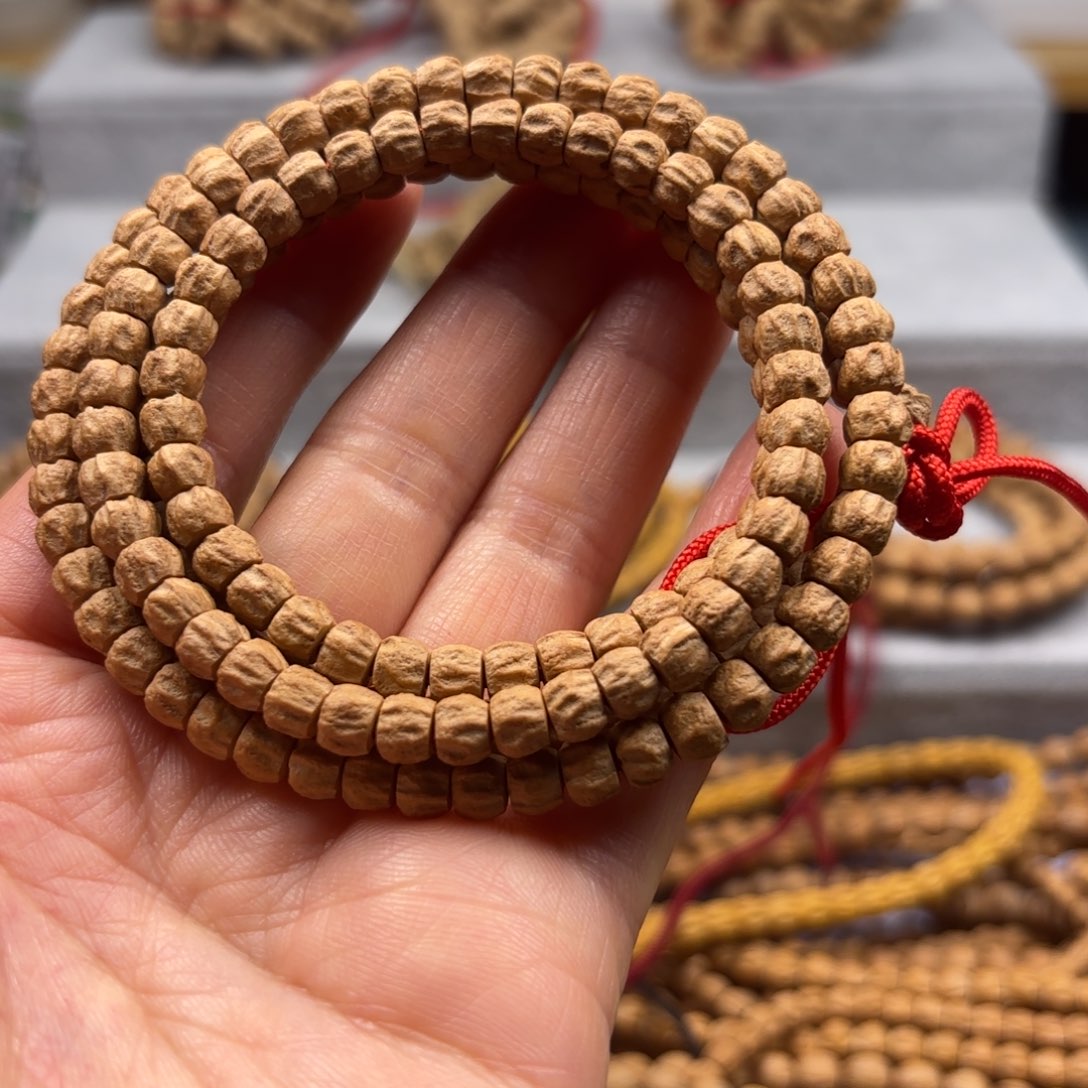 刘***刘吊坠柏香籽/百香籽方块