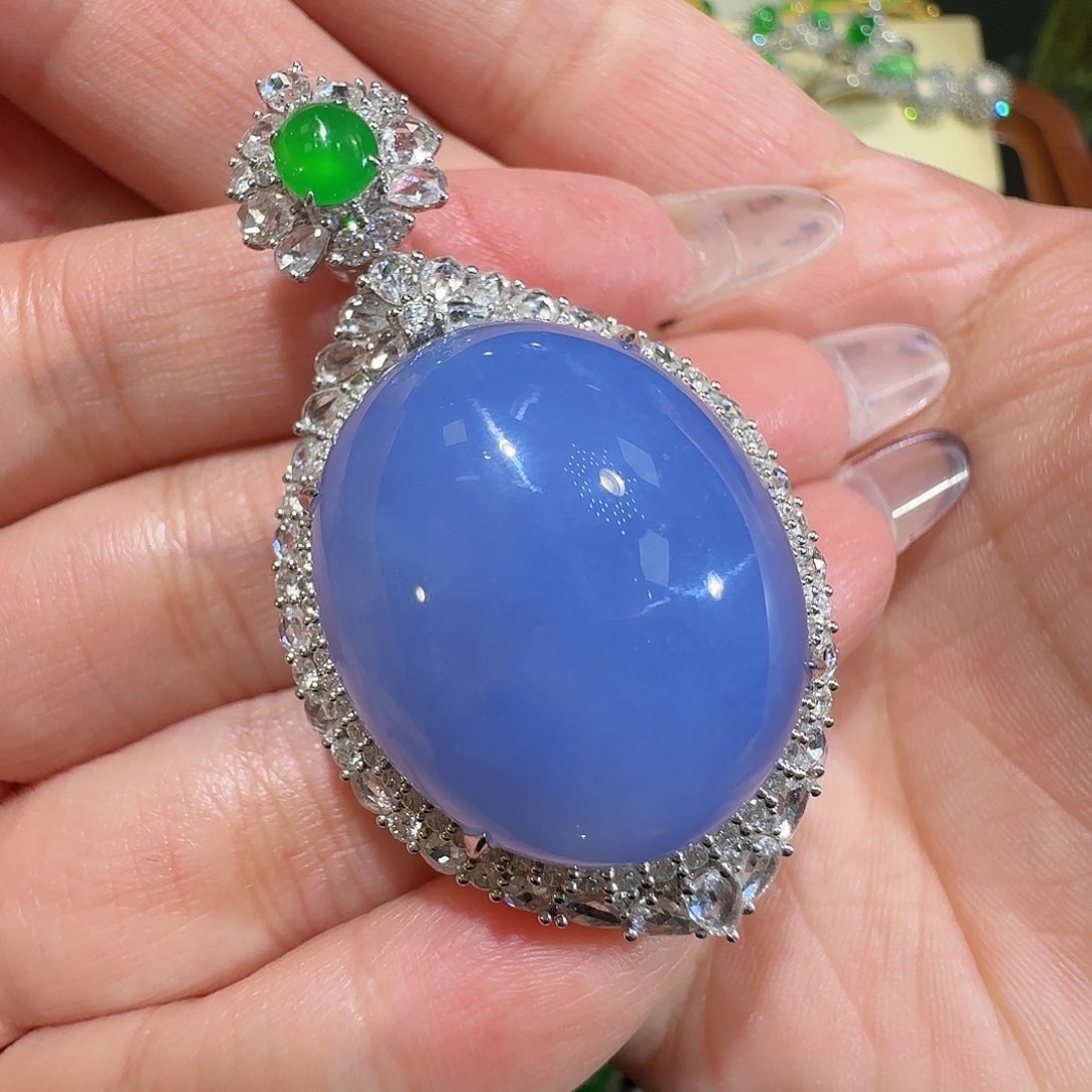 【闪购商品】颈饰18K金镶嵌翡翠奇*籽