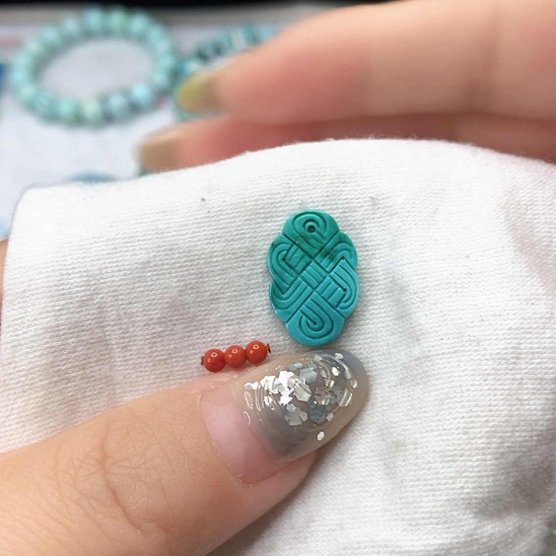 南红玛瑙未镶嵌珠宝奇石