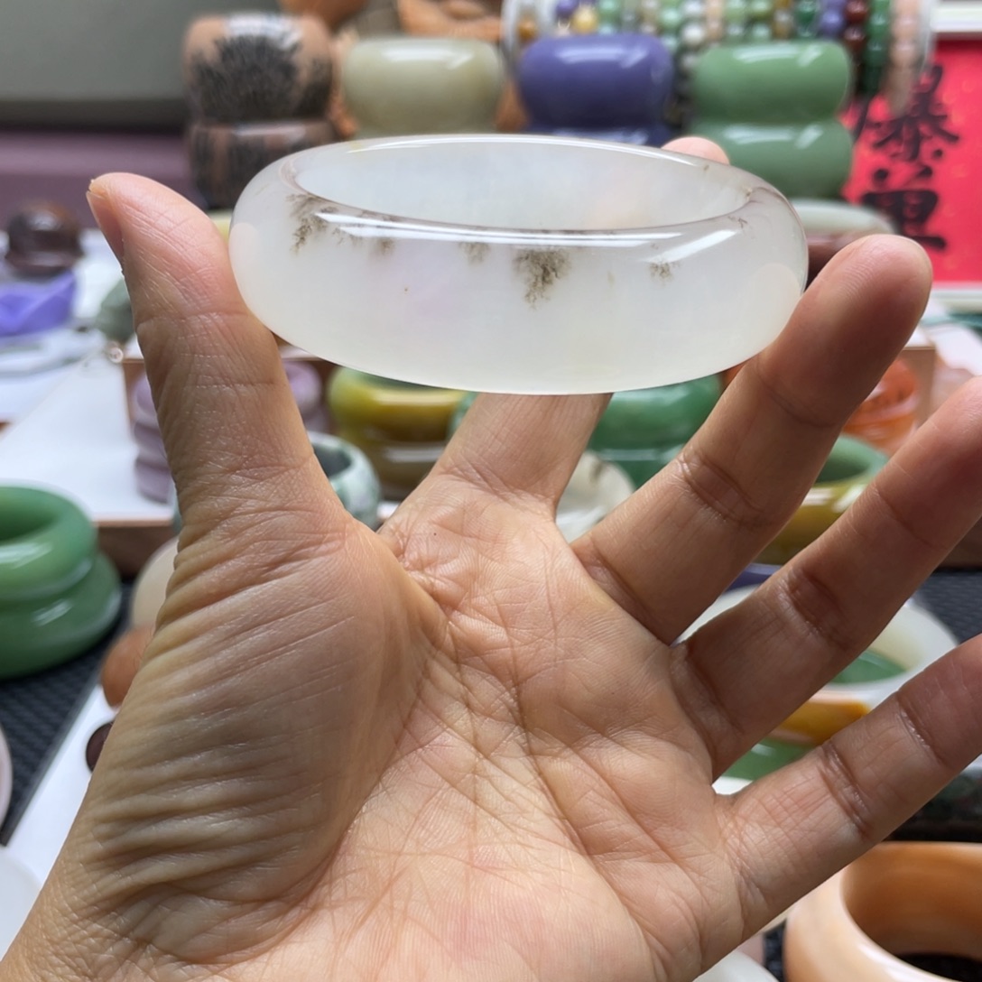 石英岩玉未镶嵌手镯