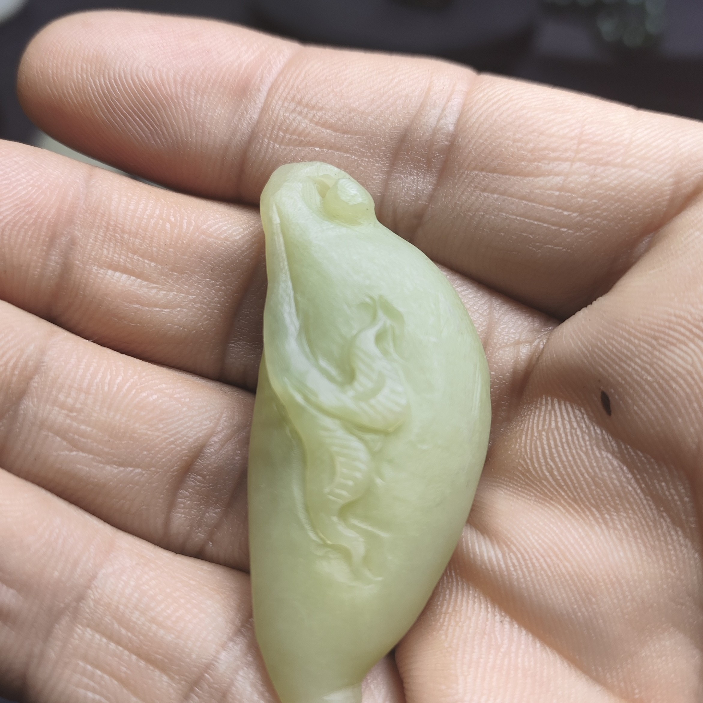 和田玉黄口小辣椒牌吊坠