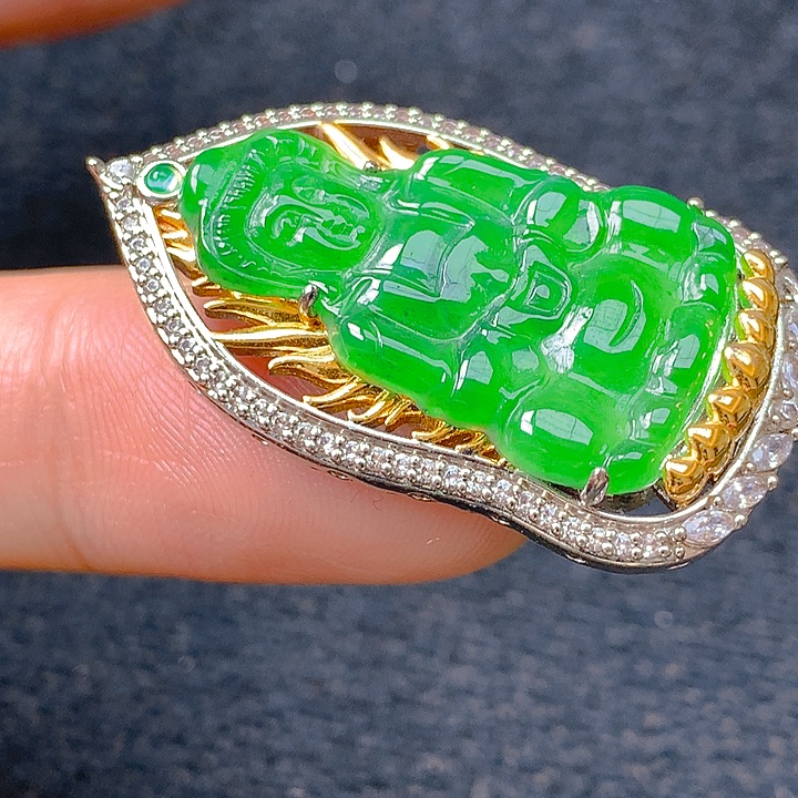 翡翠未镶嵌颈饰翡翠