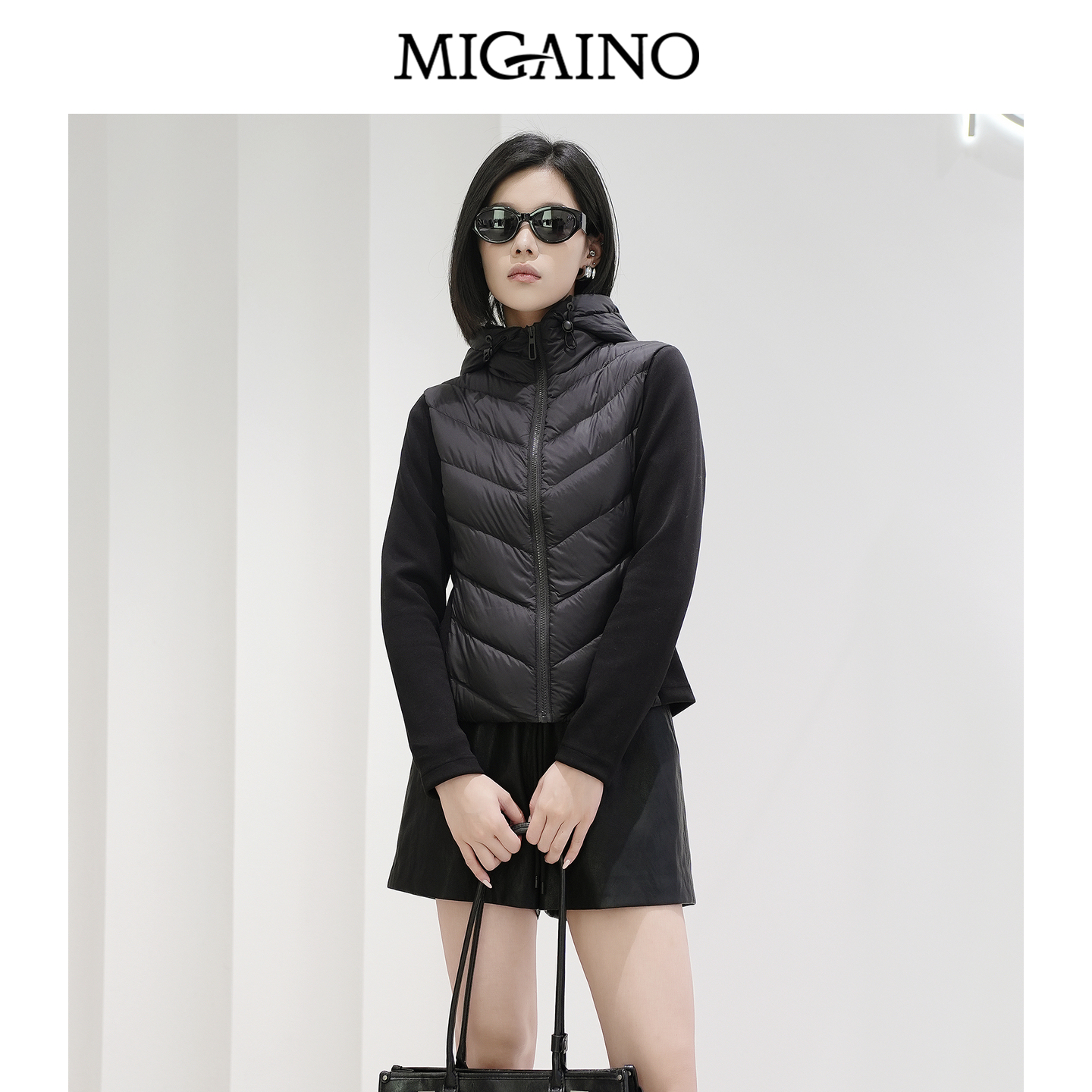 Migaino曼娅奴女装秋冬新款休闲设计感拼接连帽薄款修身羽绒服