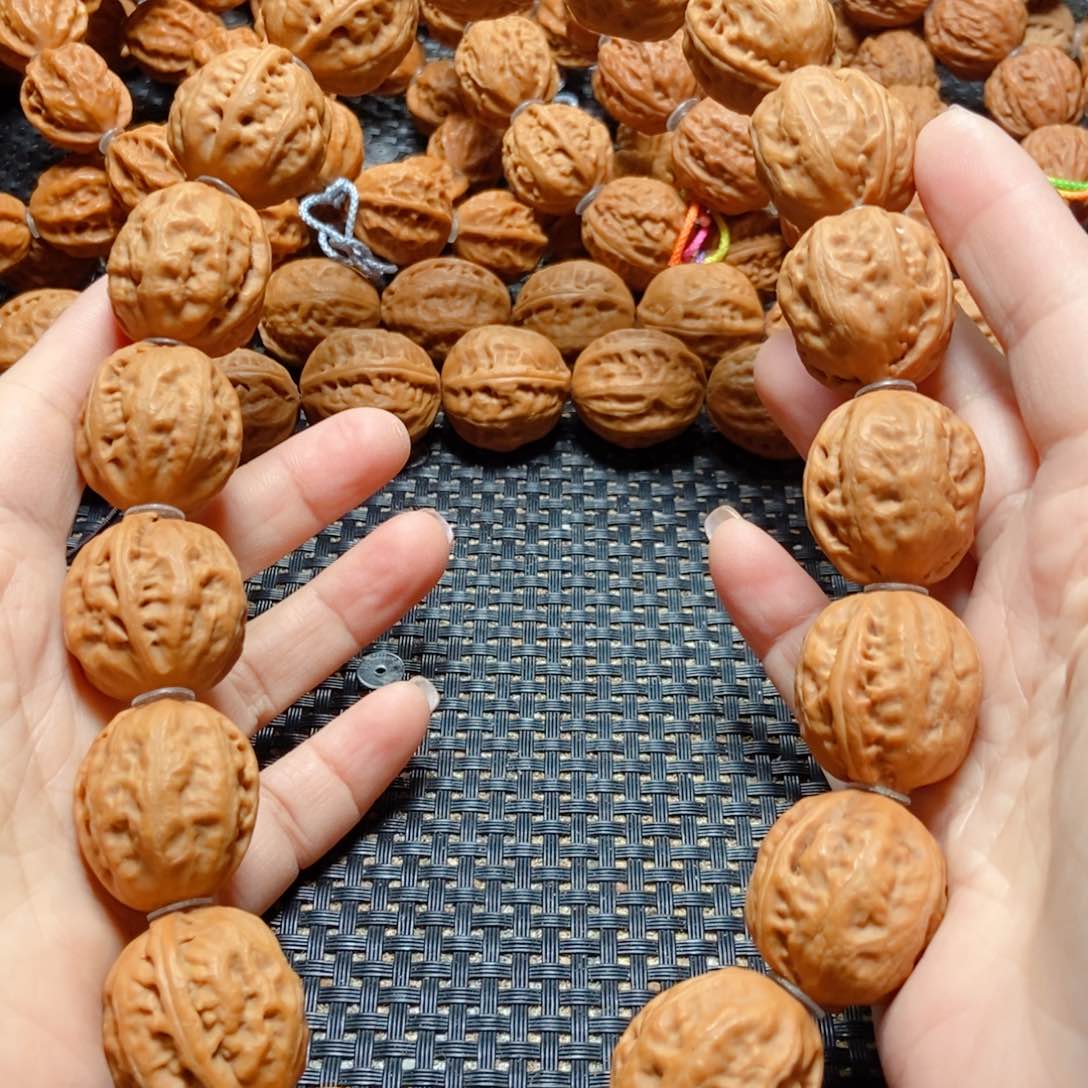 文玩核桃手串手持6