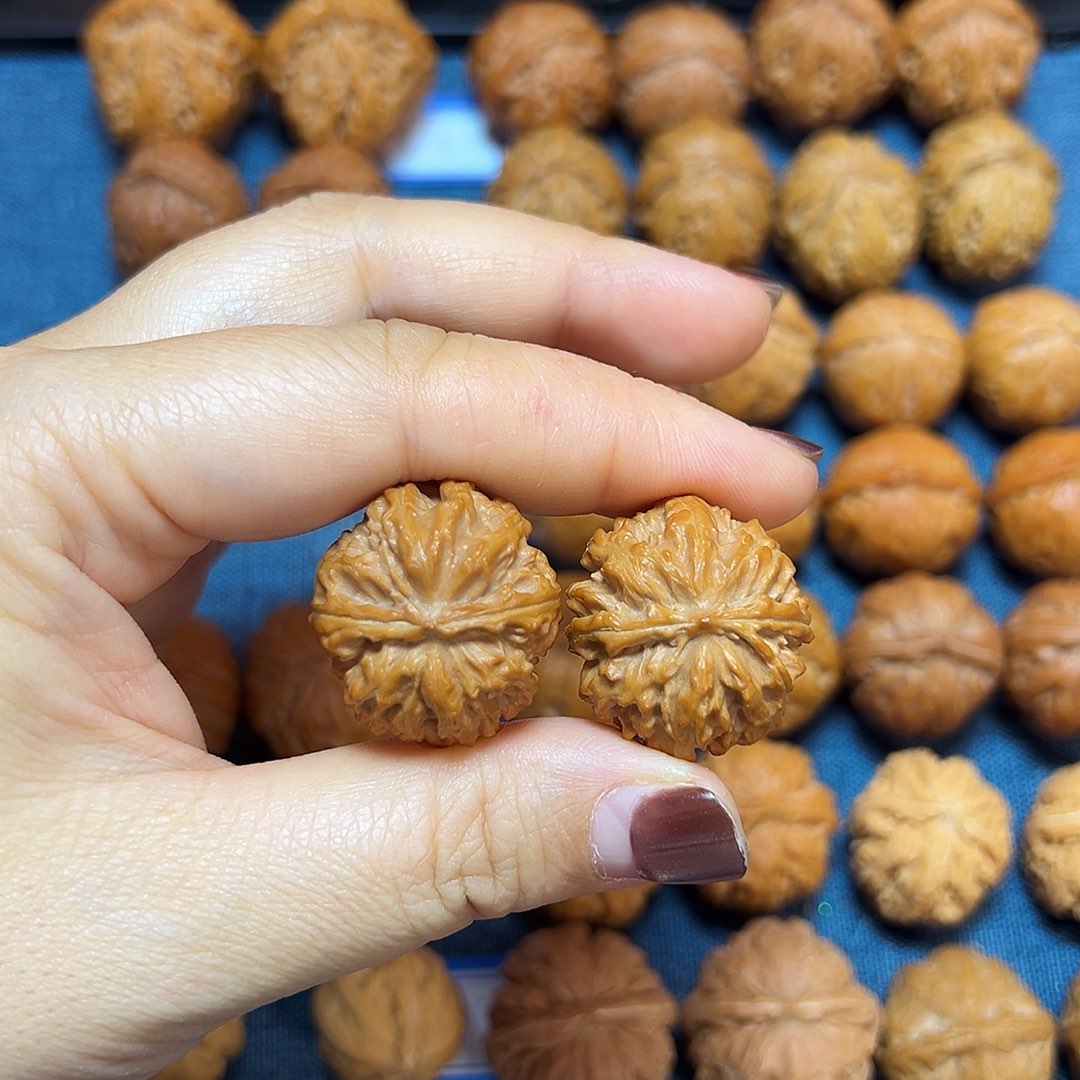 馆***缝文玩核桃吊坠八棱