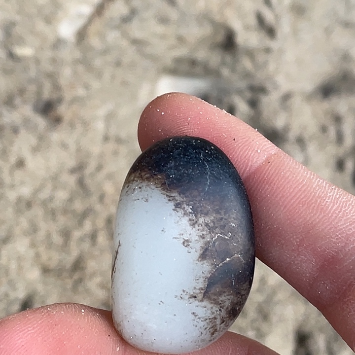 和田玉未镶嵌吊坠(赠链)