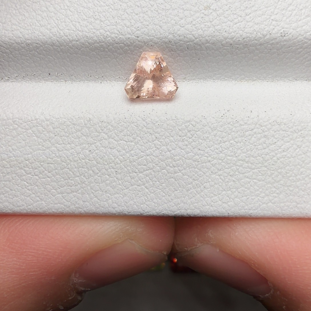 彩色蓝宝石裸石1.03ct