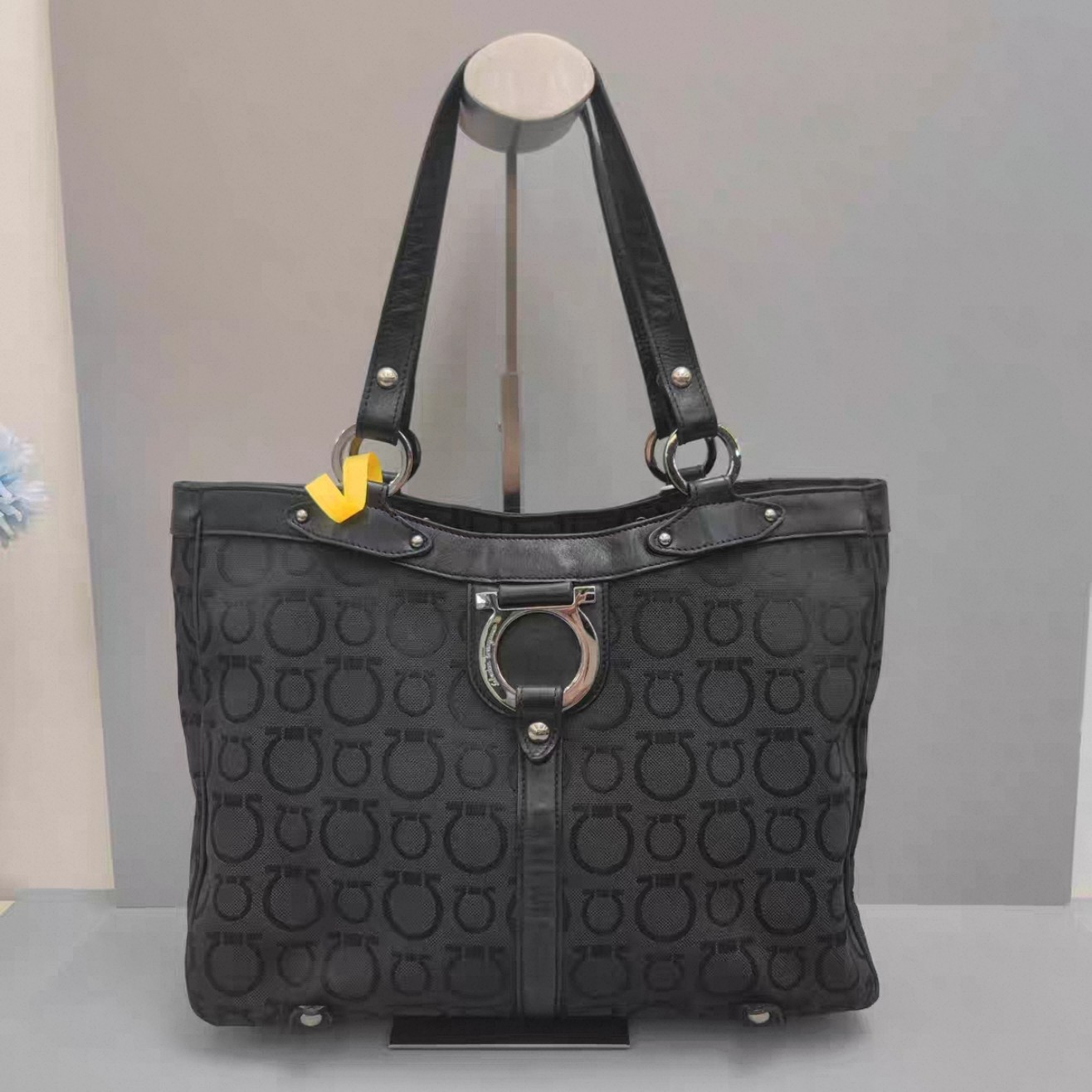 95新 FERRAGAMO/菲拉格慕 黑色满印手提托特包38554969