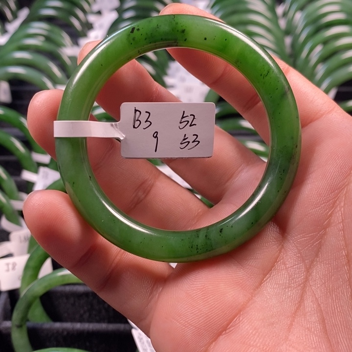 和田玉（碧玉）手镯未镶嵌52+