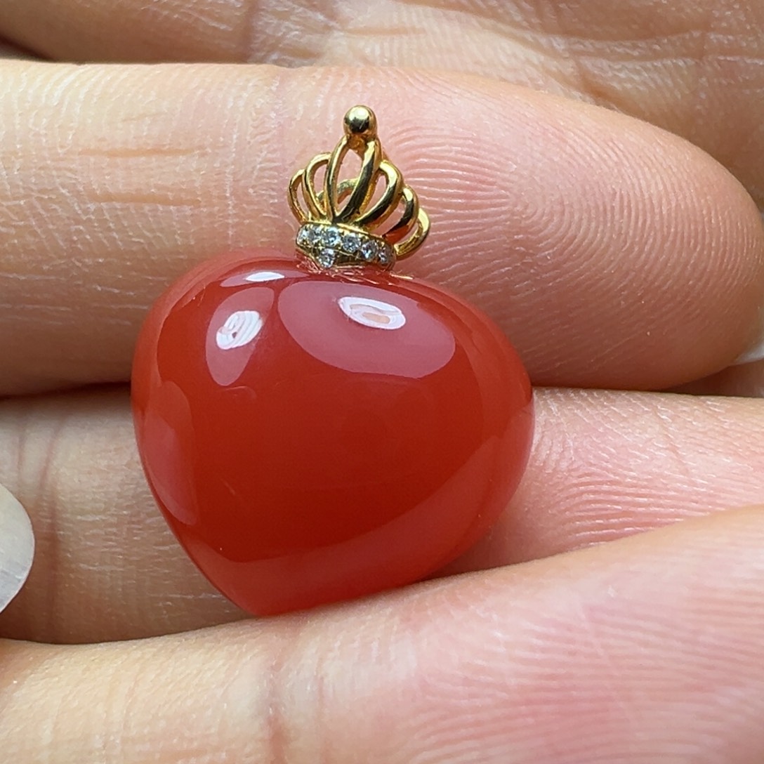 南红玛瑙吊坠18K金镶嵌