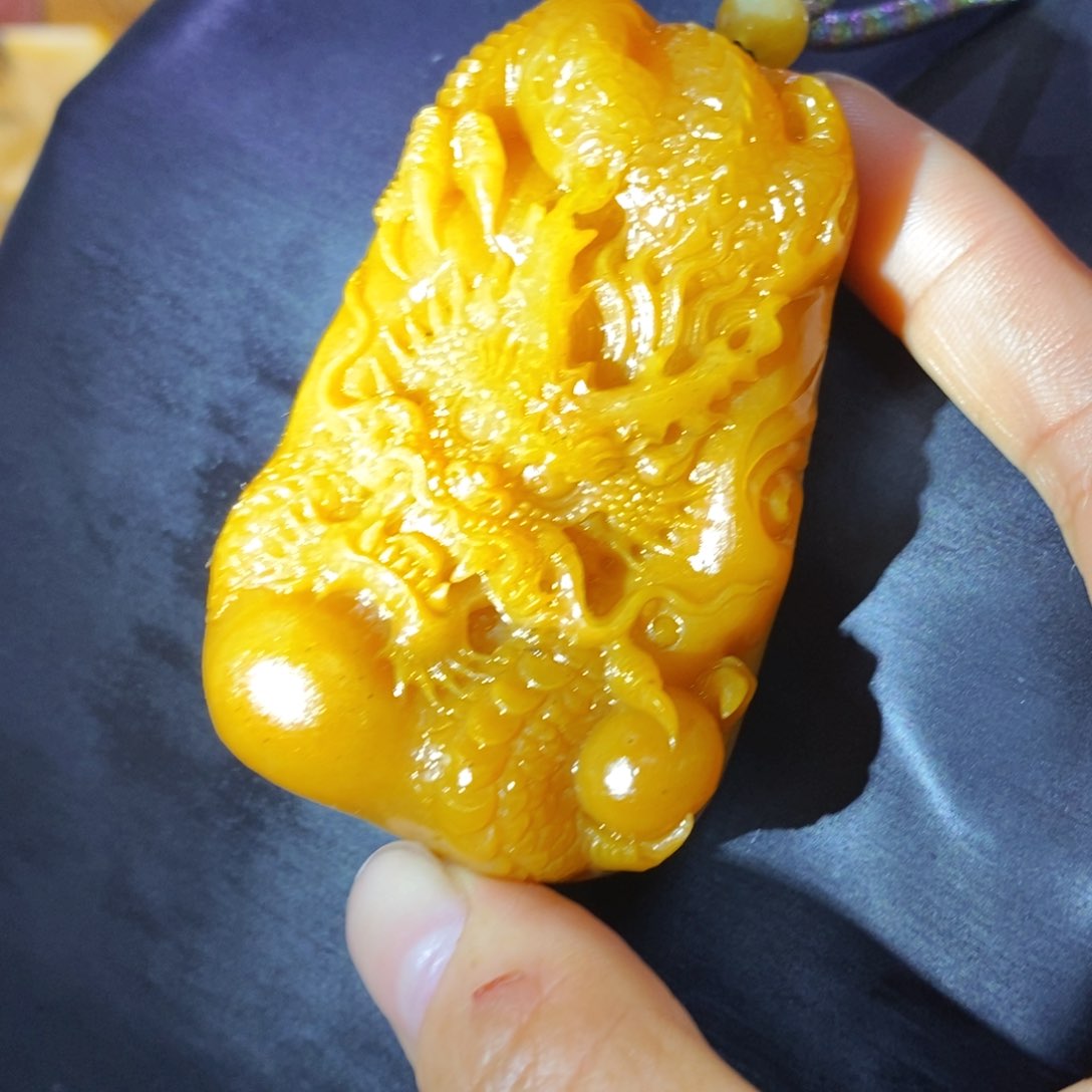 石英质玉（黄龙玉）颈饰未镶嵌