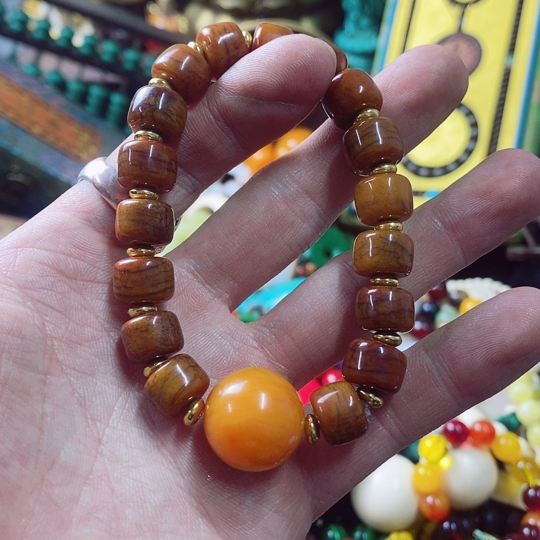 织绣摆件的时候要小心的哈不要