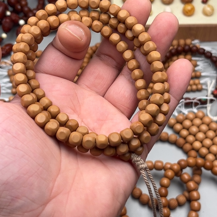 ****.吊坠猴头核桃瑕疵款